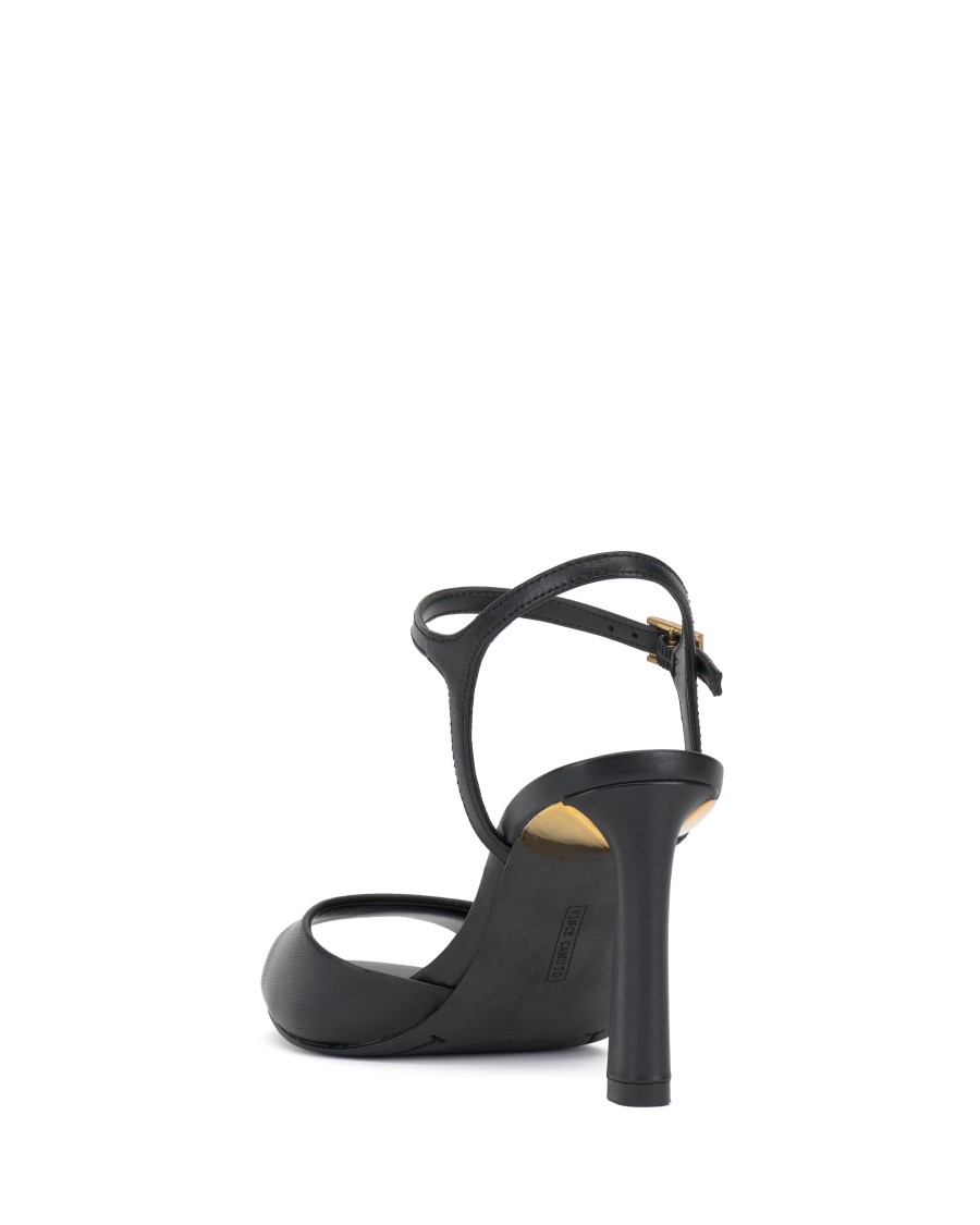 Vince Camuto Lilah sandalo tacco largo dettaglio metallo