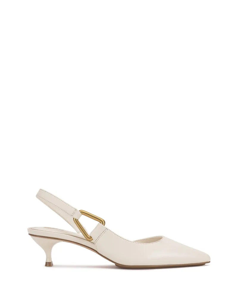 Vince Camuto Inari décolleté slingback tacco kitten punta