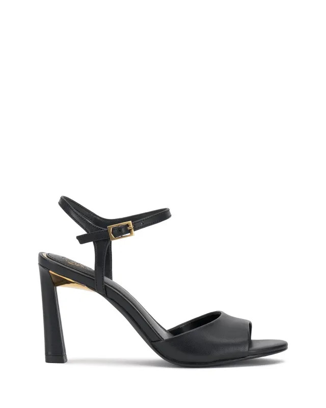 Vince Camuto Lilah sandalo tacco largo dettaglio metallo