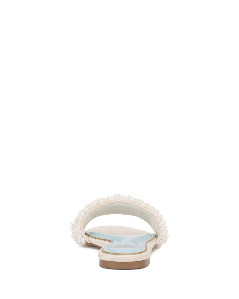 Vince Camuto Balea Sandalo Piatto con Perline Elegante