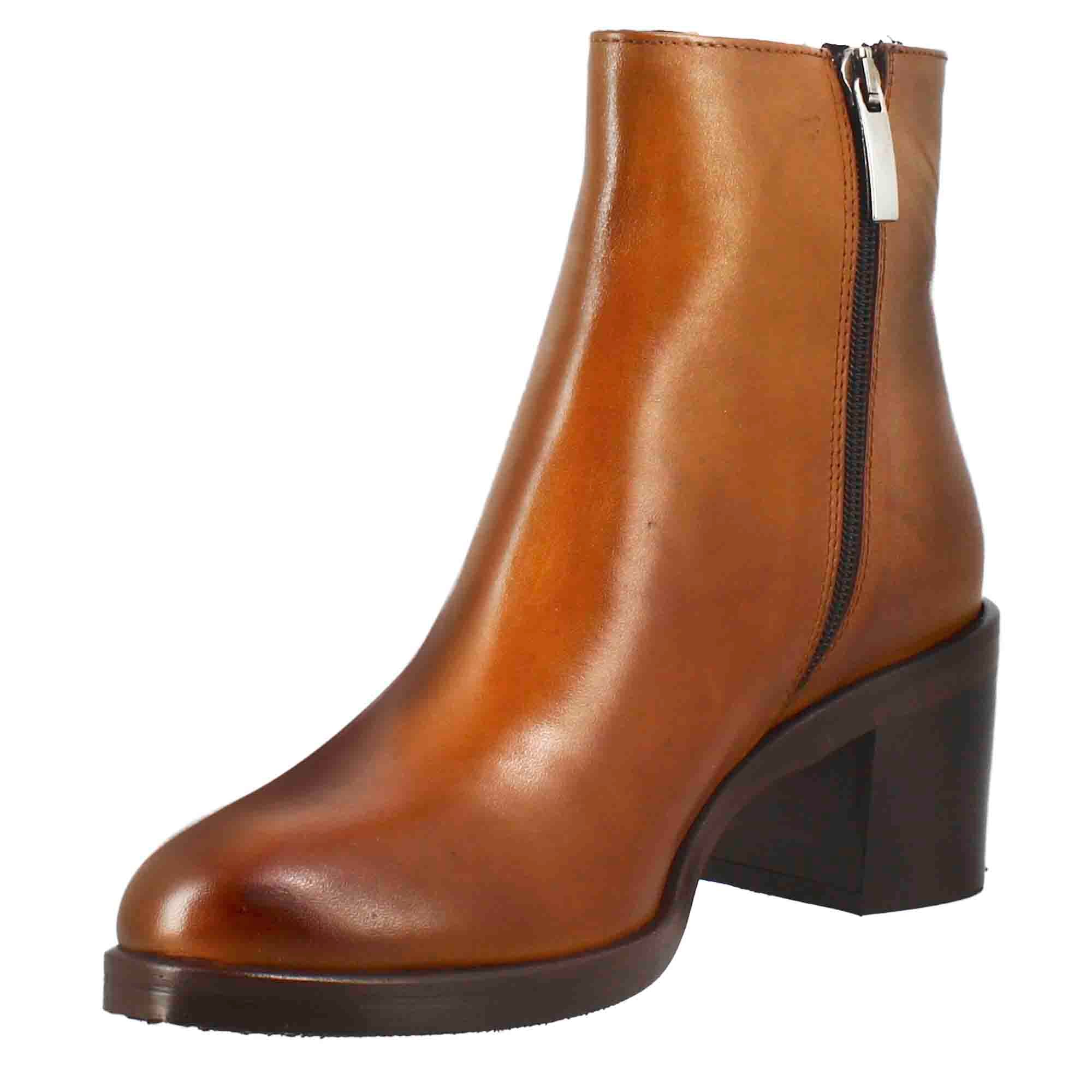 Leonardo stivaletto pelle marrone tacco medio 5 cm