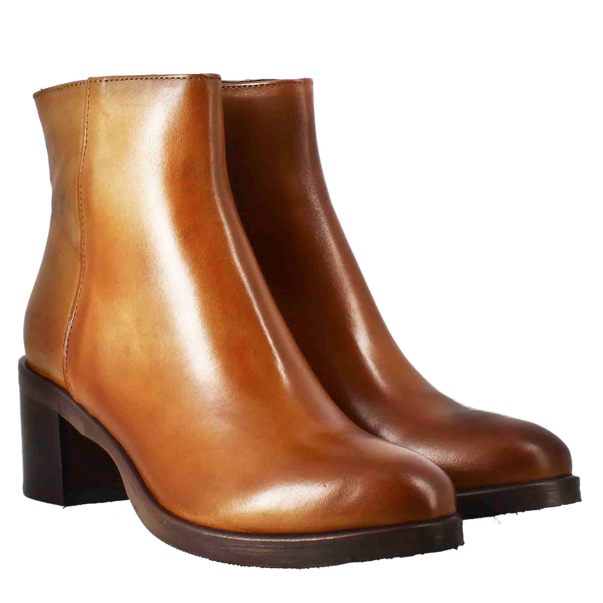Leonardo stivaletto pelle marrone tacco medio 5 cm