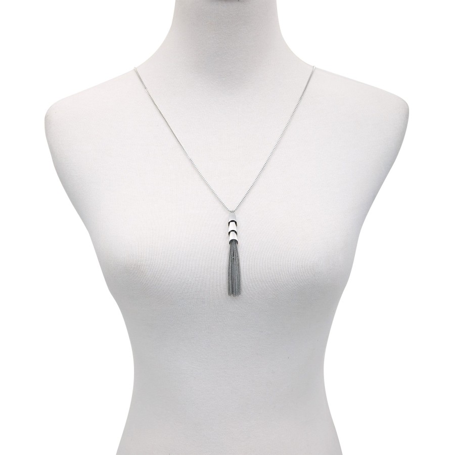 Vince Camuto Collana con Ciondolo a Nappa Argento