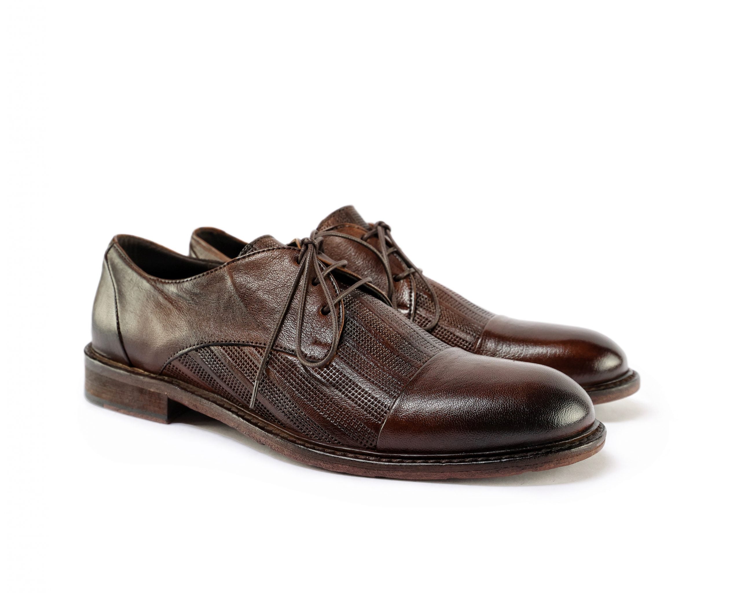 Ton Goût Derby Fire scarpe derby uomo pelle traforata
