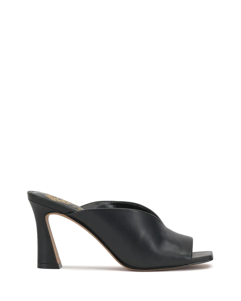 Vince Camuto Galeni sandalo punta quadrata tacco campana