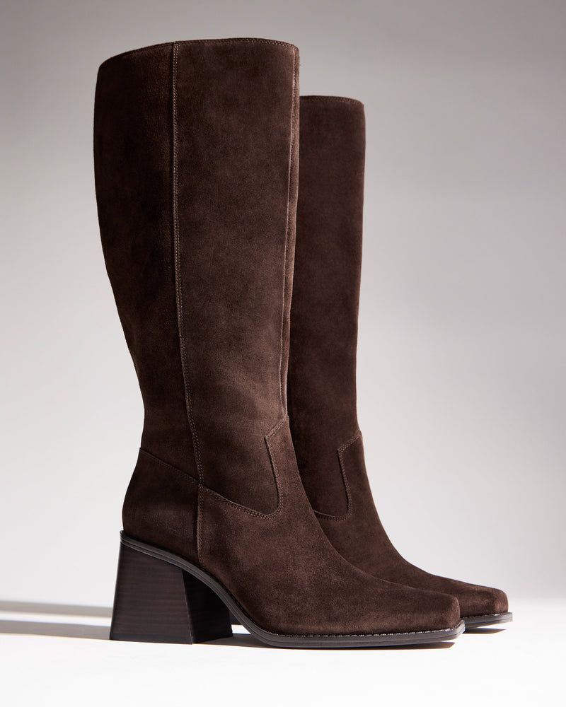 Vince Camuto Sangeti Wide Calf stivali punta quadrata