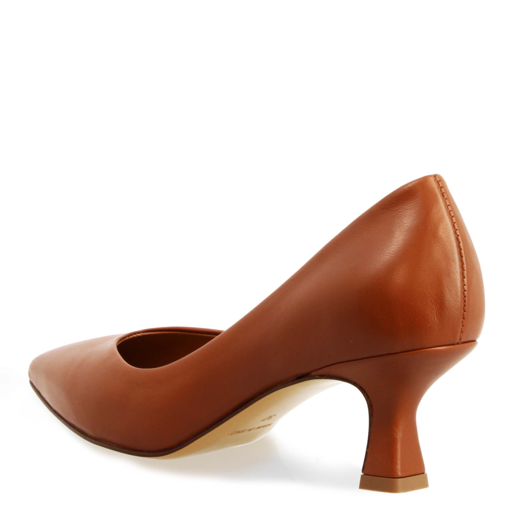 Leonardo Shoes Décolleté donna pelle marrone tacco 5 cm