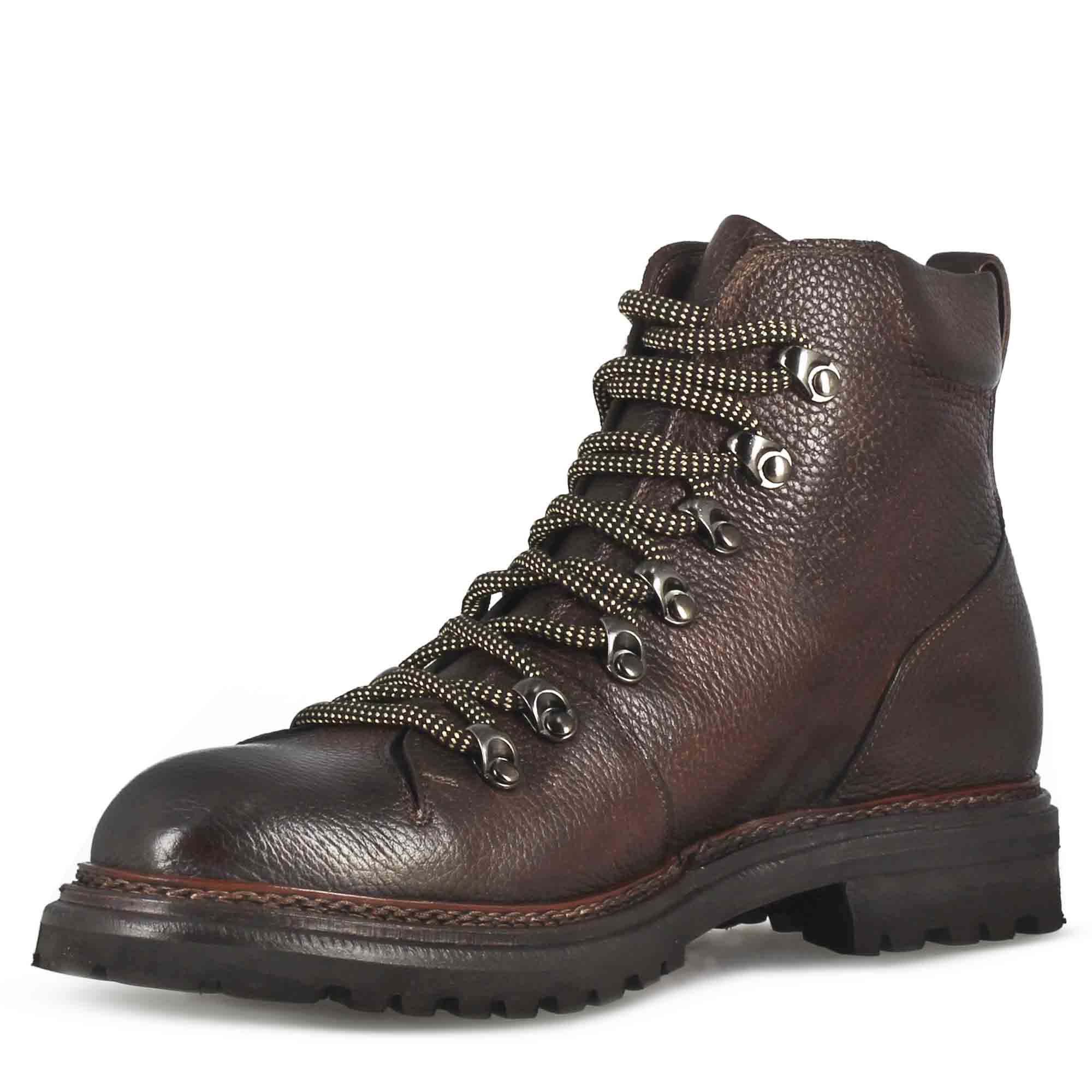 Leonardo Shoes anfibio uomo pelle marrone con lacci
