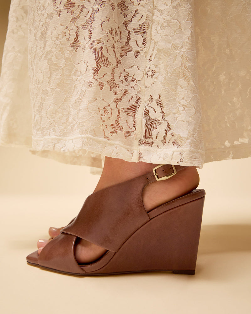 Vince Camuto Ameira sandalo zeppa donna punta quadrata