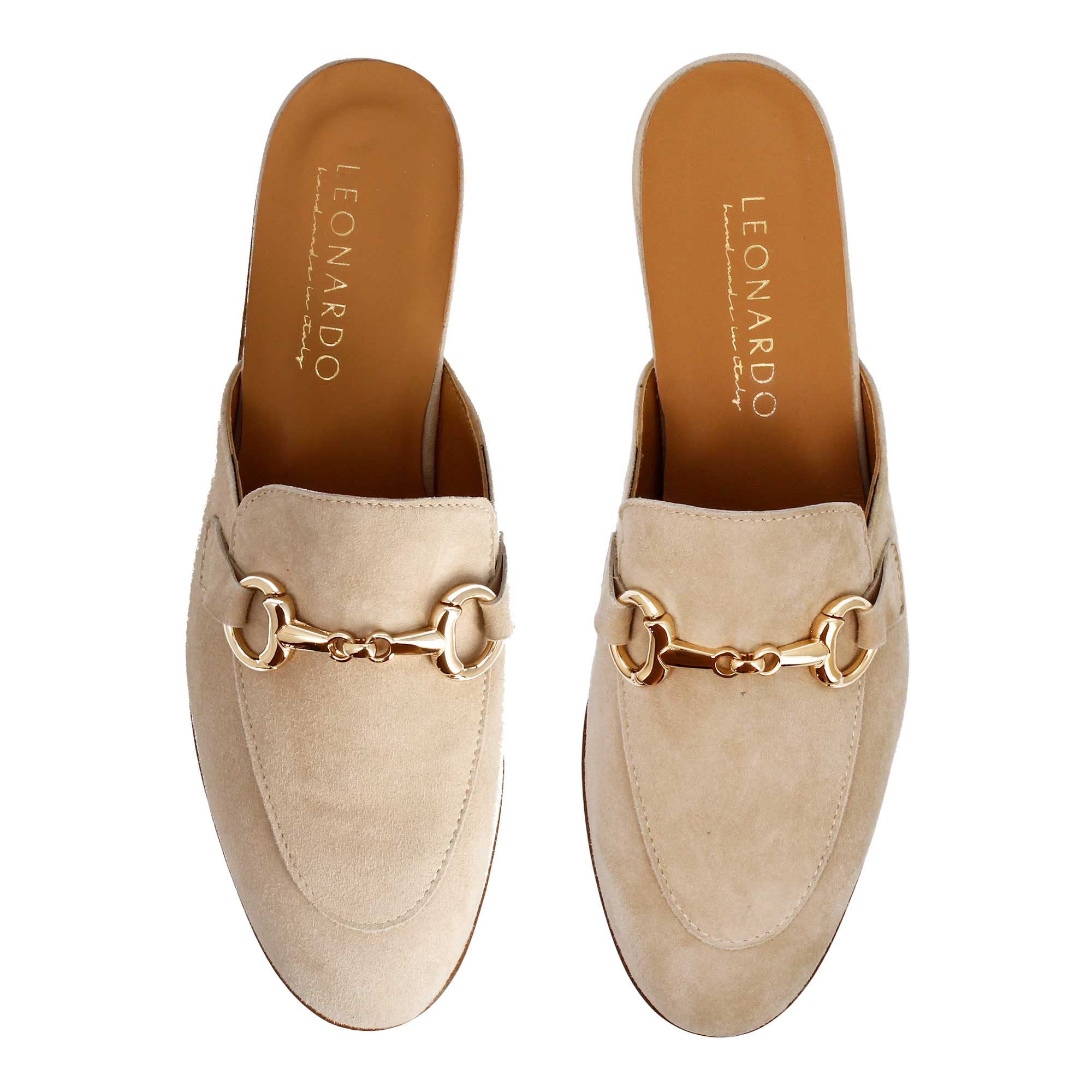 Leonardo Shoes Mules Donna sabot beige camoscio fibbia oro