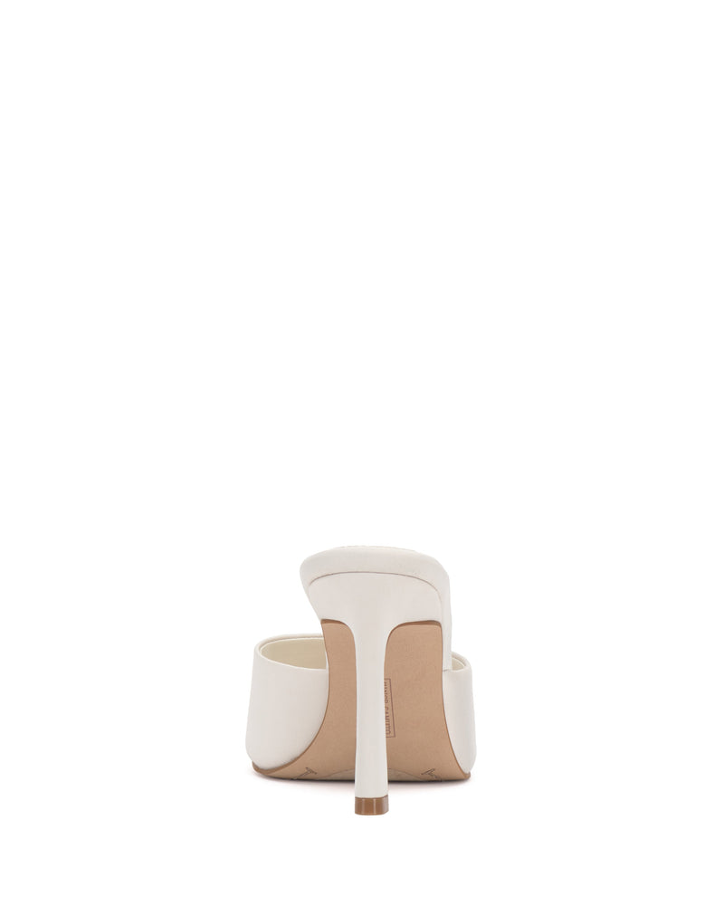 Vince Camuto Paigely Mules Raso Tacco a Campana